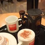 AMANDA COFFEE’S - 奥が「Today's コーヒー(390円)」。