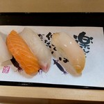 Sushi Izakaya Yatai Zushi Akimachi - サーモン 真鯛 つぶ貝