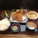 Chin Sankai - アジフライ定食、ご飯大盛り。