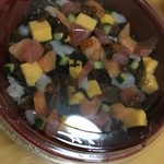 Sushi Jotou! Yokohama Izumi Ten - 海鮮ちらしずし
                      (税込885円)