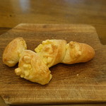 PAN de COMA Kagiya Ten - チーズフランス(183円)