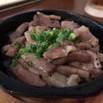 Yakitori Kushiage eni-si - タラ塩ホルモン鉄板焼き