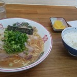 紫川ラーメン - ラーメン＋ライス