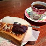 さぶりな - 料理写真:ブレンドコーヒー450円と小倉トーストのモーニング