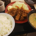 Katsuya Aichi Shinmaiko Ten - 全部乗せ定食+ご飯大+豚汁大
      ¥890+¥120+40