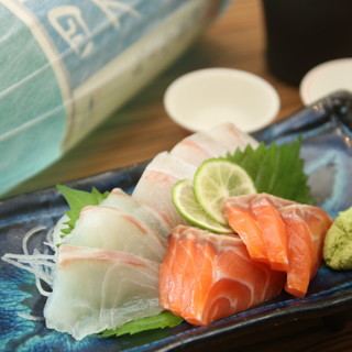 We pride ourselves on our fresh sashimi, and you can enjoy seasonal cuisine that reflects the changing of the seasons.