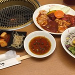 がんてつ - ホルモン定食1,300円。ホルモン盛り合わせのボリュームもあり、良いお肉で美味しいです。