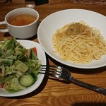 Restaurant Piano Piano - パスタランチ（ペペロンチーノ）です