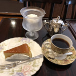 Coffee Ten Mimatsu - 今月のグルメコーヒーとチーズケーキで1,100円