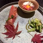 焼肉 喰心 - 前菜/ユッケ･白センマイ香味野菜の酢味噌和え･赤身湯引き寿司