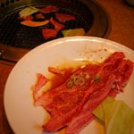 Yakiniku Yasumori Shimonoseki Osaka Ten - はさみでちょきちょき　上ロース　950円