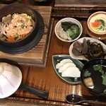 87 - 鮭色どり釜飯(期間限定)