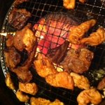 Yakiniku Horumon Tarochan Taishobashi Ten - 焼肉　焼いているところ