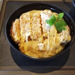 Zenkoku Gotouchi Donburi Yatai Kobe Sanda Premium Outlet Ten - ウマそう♪なカツ煮丼だが…