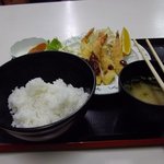 Ichini Shokudo - エビフライ定食　（エビフライは6～8個でした。）