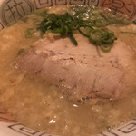 塩町ラーメン　高田屋 - チャーシュー大きめ