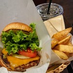 FRESHNESS BURGER Chiba Chuo Ten - 