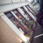 SANTA CAFE - 店前駐車場は狭いので要注意です