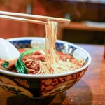 支那麺 はしご - 中細ストレート麺