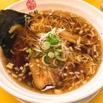 Matsuken Chuka Shokudo Chitosekarasuyama Ten - 醤油拉麺(税抜450円)