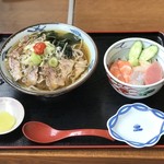 赤ひげ　さくら家 - ピリ辛肉そばのセット ¥680+¥300