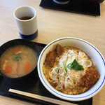 Katsuya Nagoya Obata Ten - かつ丼（梅）490円+とん汁