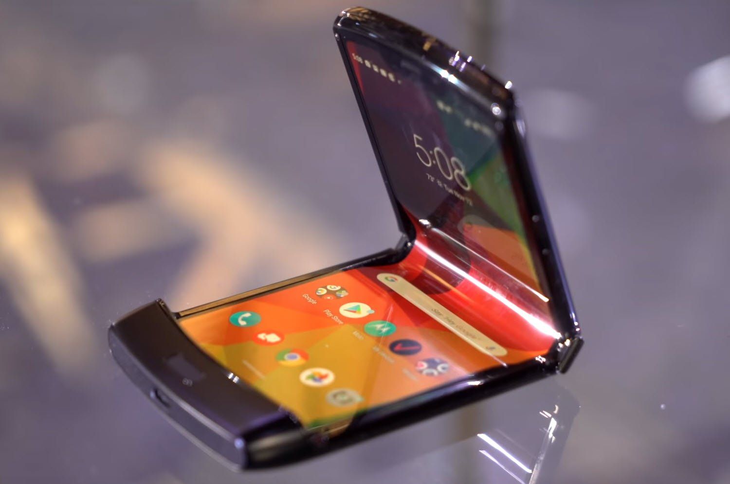 Motorola Razr flipphone resurrected with a foldable screen Techjaja