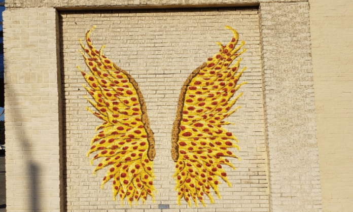 garland pizza wings mural