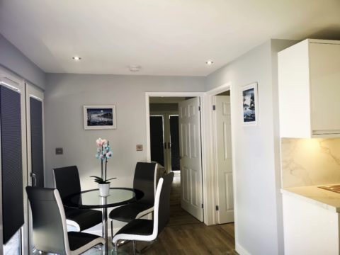 Kitchen and Diner in Gloss White