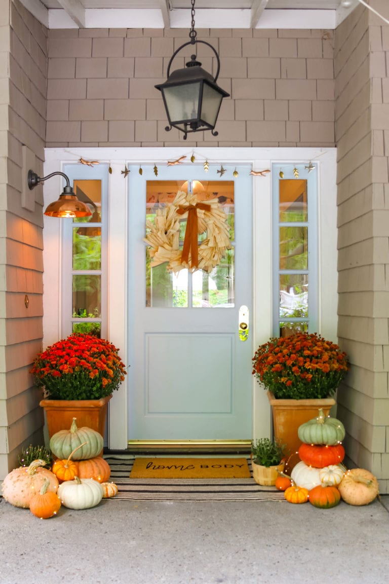 22 Festive Fall Decor Ideas For Front Porch You'll Love