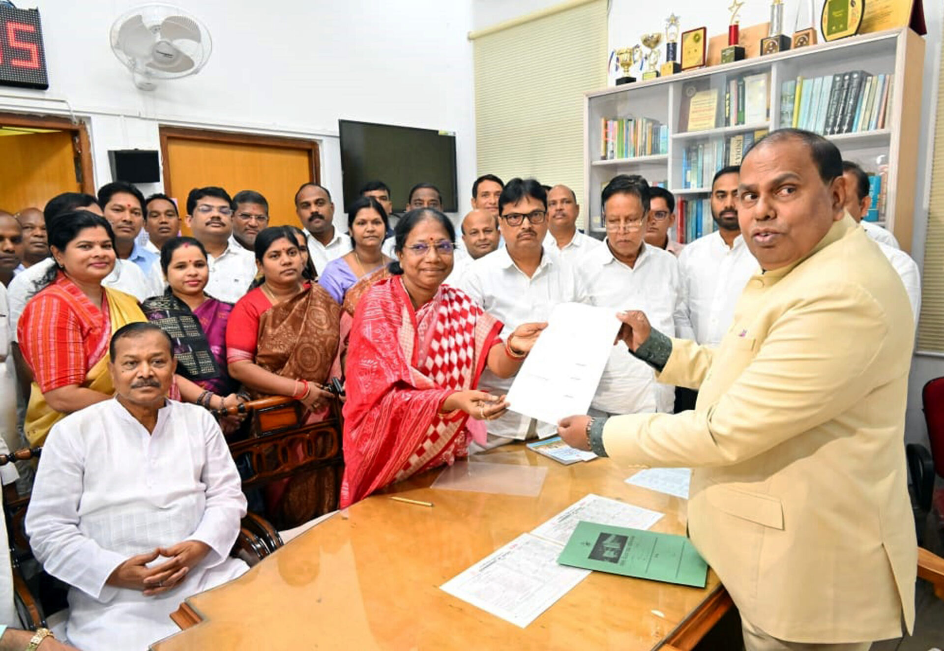 Senior BJD leader Pramila Mallik becomes first Women Speaker of the ...