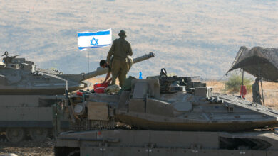 Israeli tanks in Lebanon border