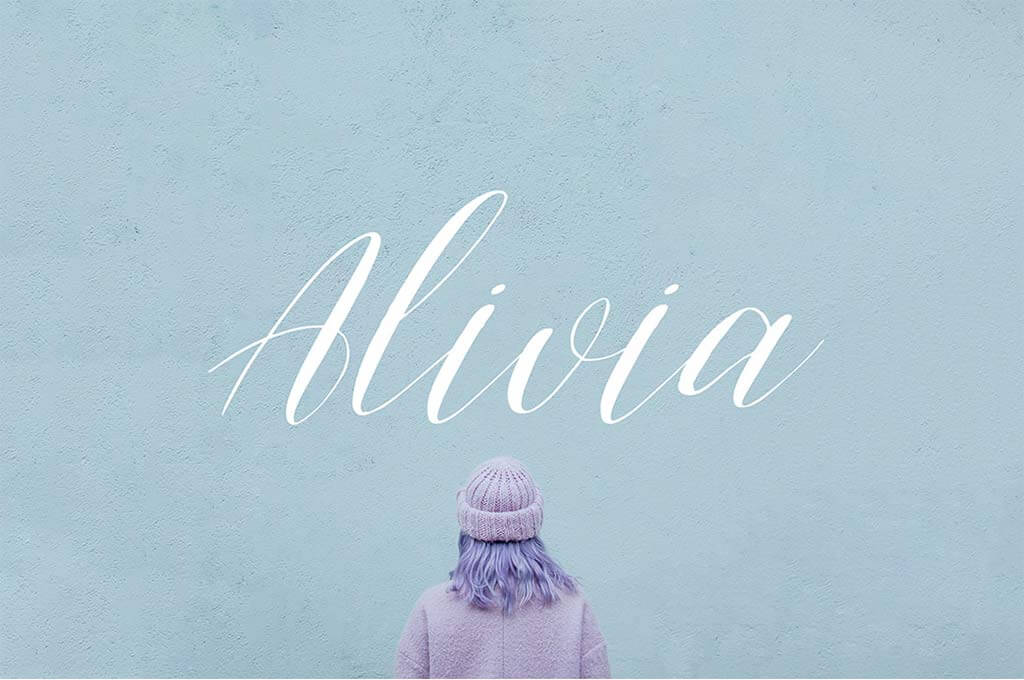 Alivia Script Font