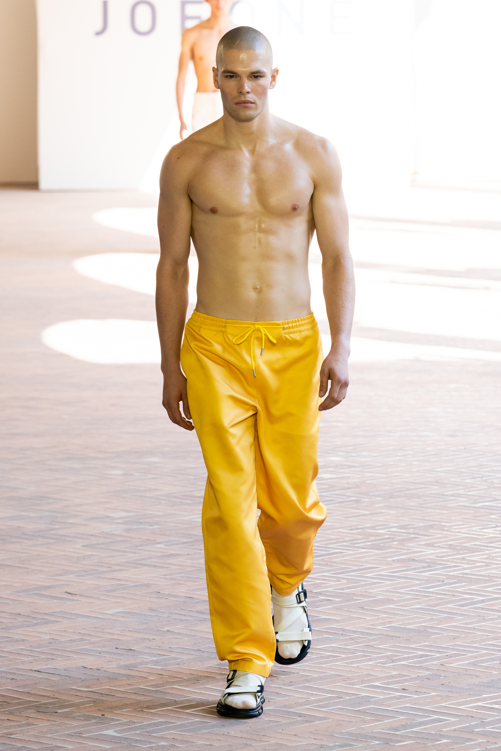 Joeone Spring 2023 Men's Fashion Show 