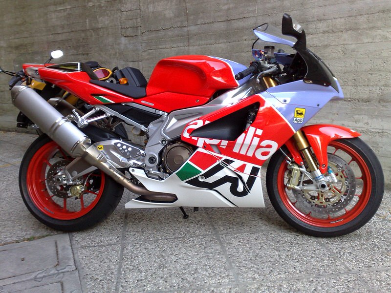 Aprilia RSV 1000R Mille