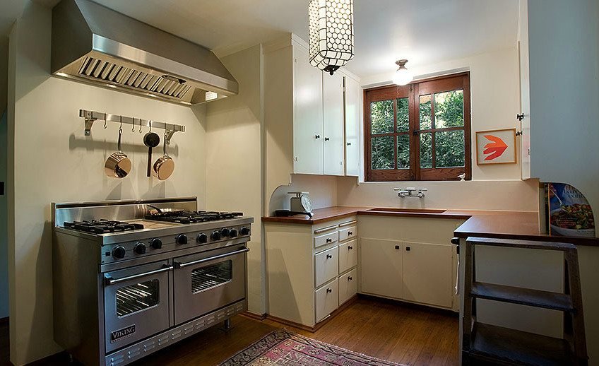 Millard House by Frank Lloyd Wright -  Studio kitchen