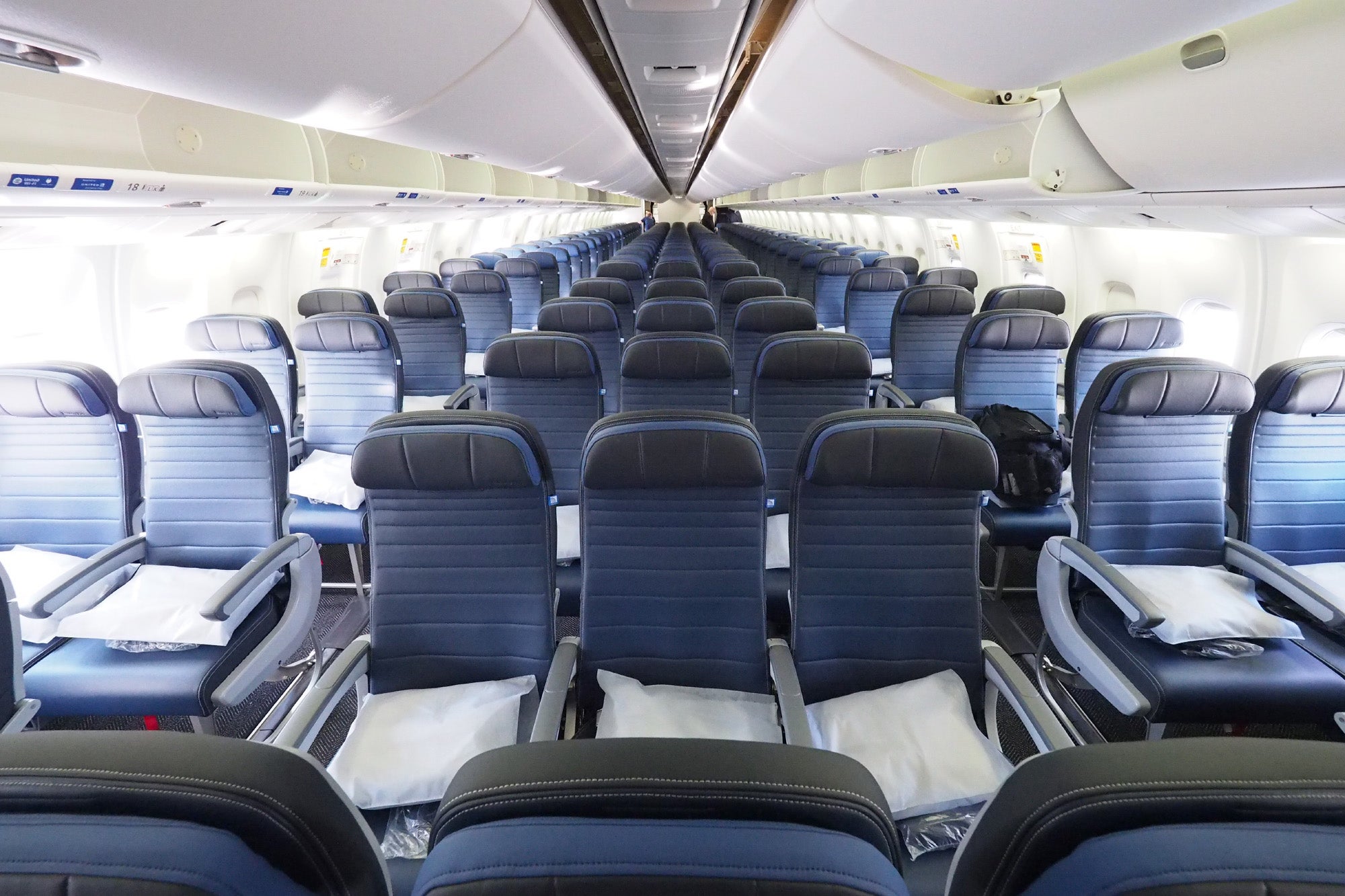 United Airlines 763 Seating Chart