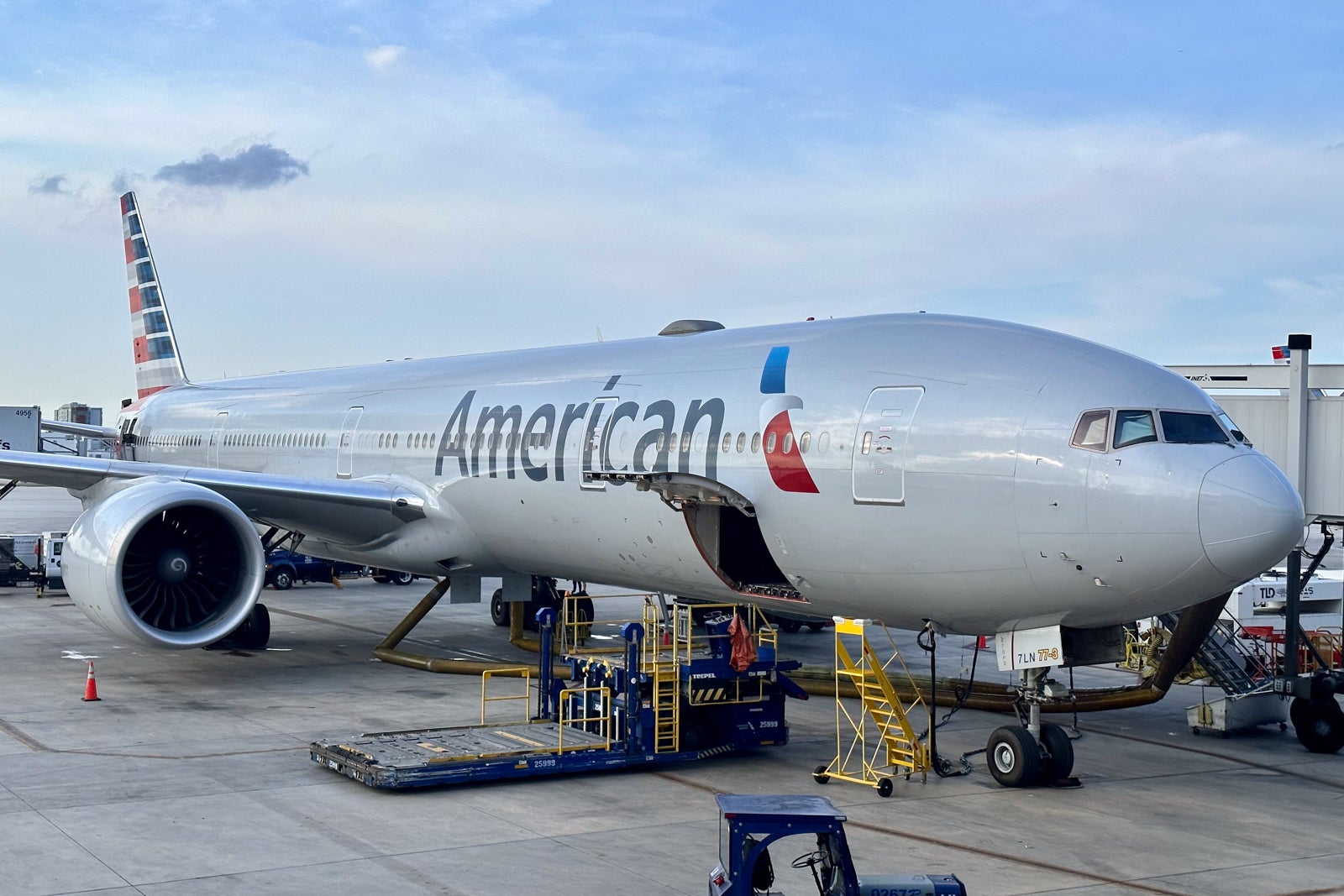 American Airlines Boeing 777 787 Miami Airport