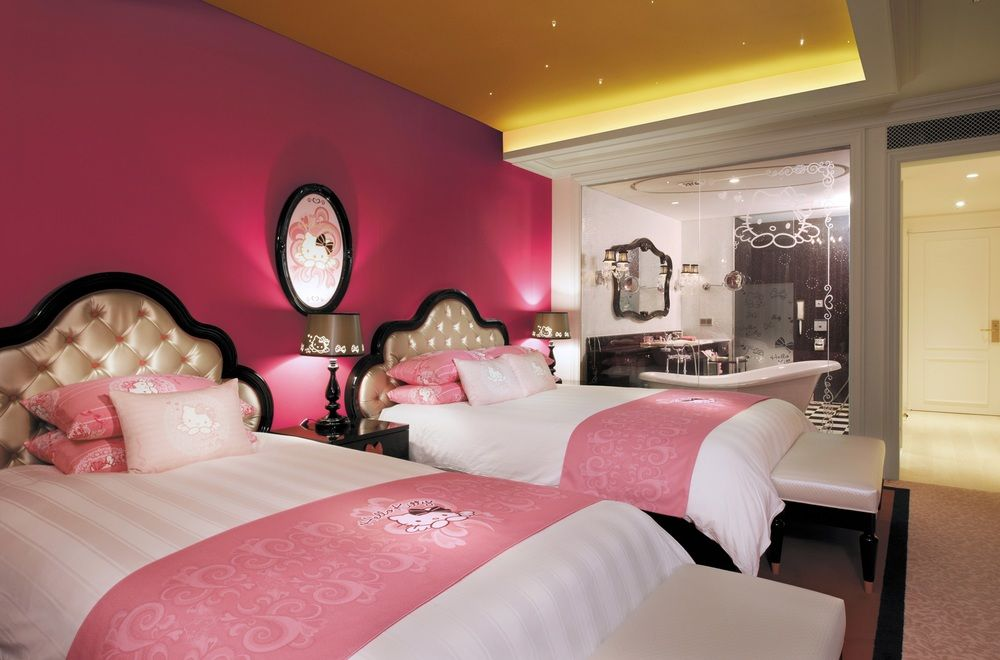 Hello Kitty hotels near Singapore