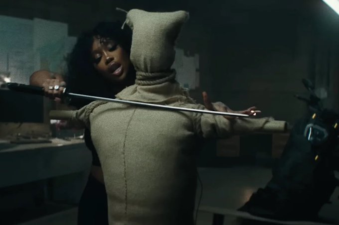 SZA’s “Kill Bill” Takes Top Spot on Billboard Hot 100