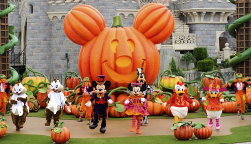 Halloween Haunts Disney Parks Guests Around the Globe - The Walt Disney ...