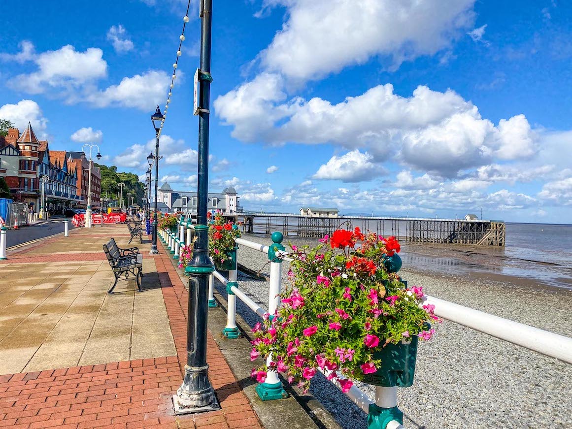 The Wandering Quinn Travel Blog beaches near Cardiff, Penarth Beach