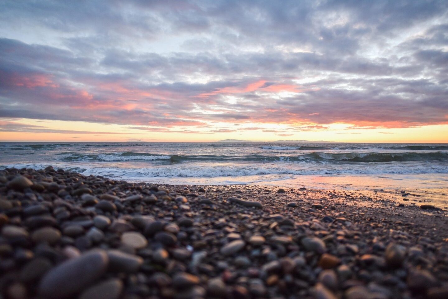 The Wandering Quinn Travel Blog beaches near Cardiff, Pebble Beach