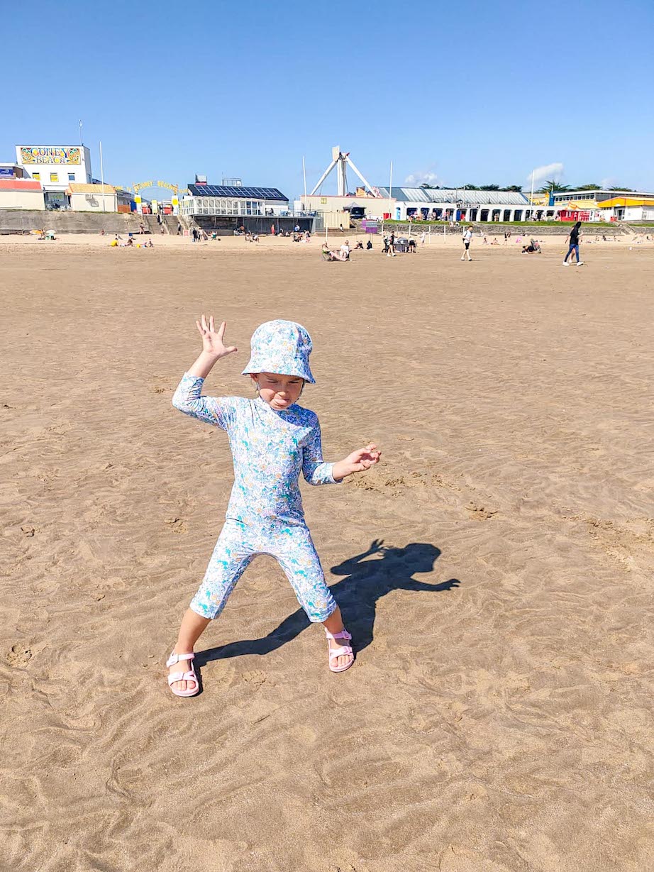 The Wandering Quinn Travel Blog beaches near Cardiff, Coney Beach Porthcawl