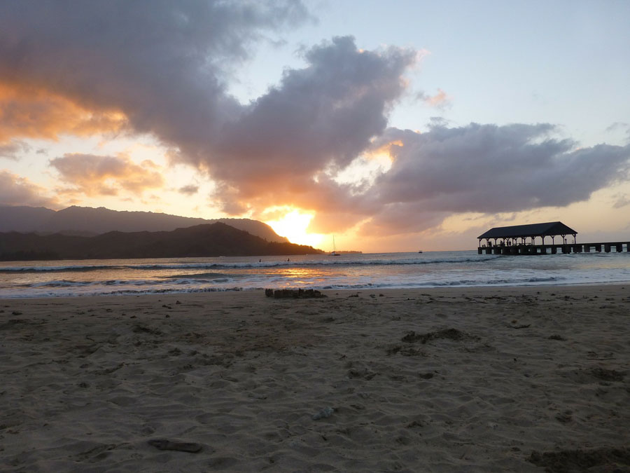 hanalei bay beach at sunset time