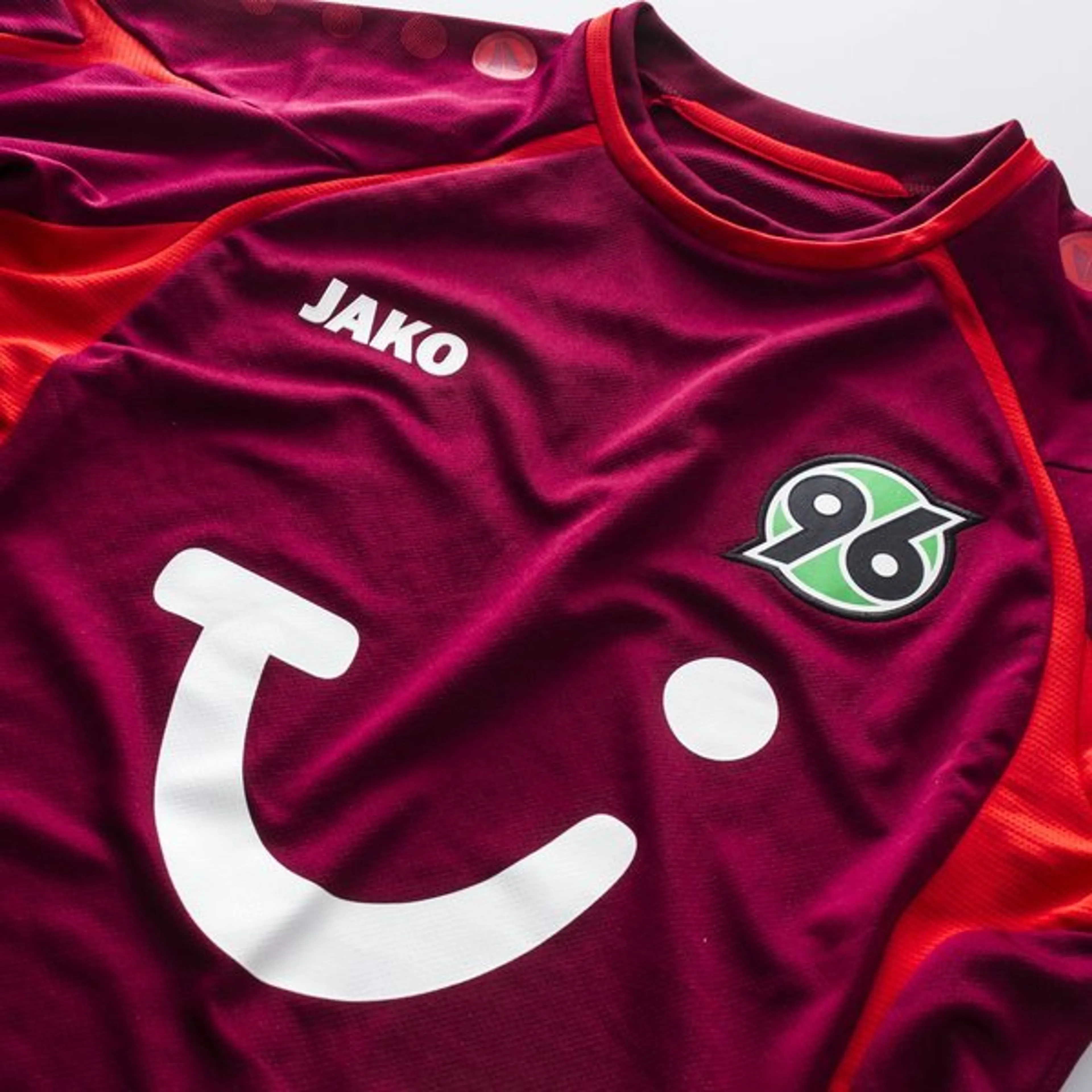 Hannover 96 Home Shirt 2013/14 Image 2