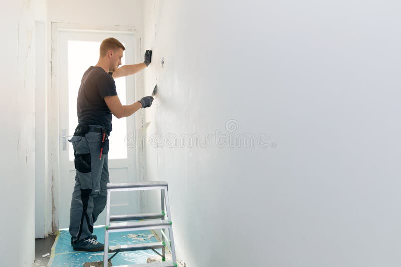 Construction Worker Putting Decorative Plaster on House Exterior Stock ...