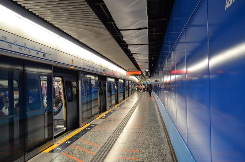 London subway station editorial stock image. Image of safety - 33169969