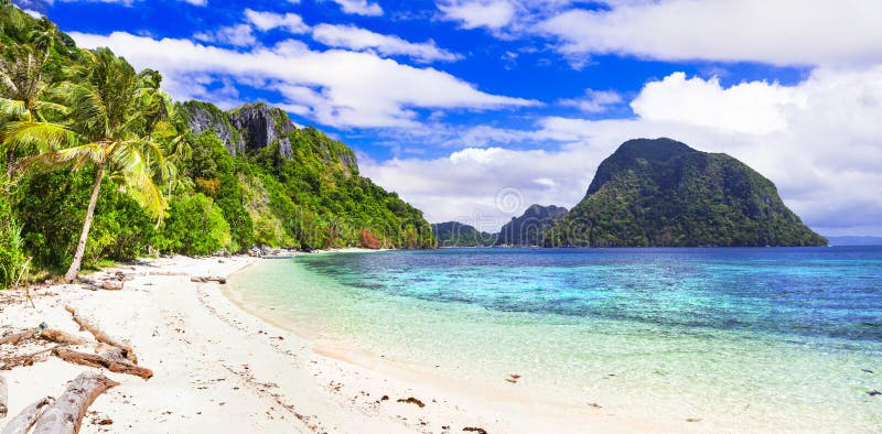 White Sand,palm Trees,turquoise Sea and Mountains,El Nido,Palawan ...