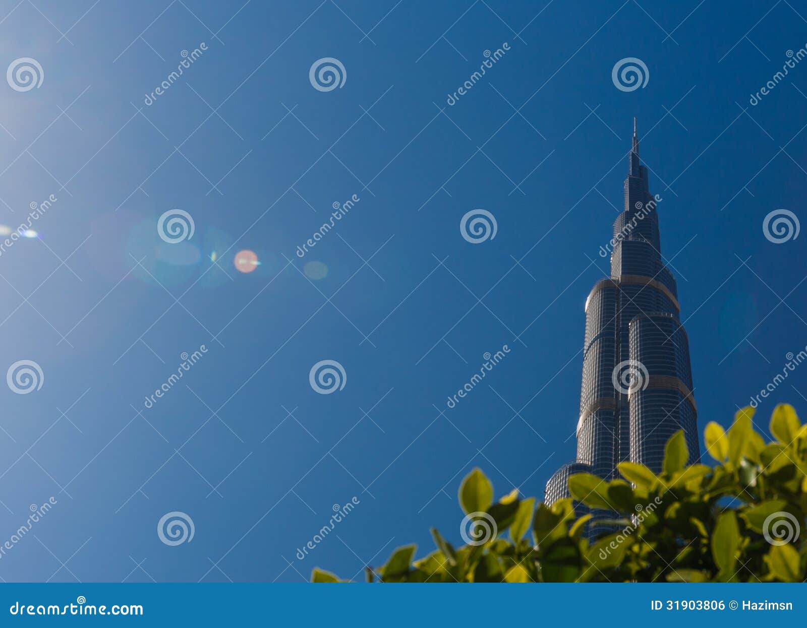 Gratte-ciel De Burj Khalifa Photo stock - Image du moderne, verdure ...